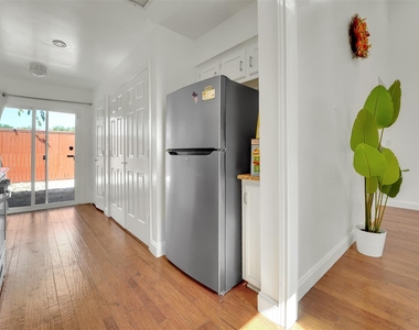 3021 Waterfront Circle - Photo Thumbnail 15