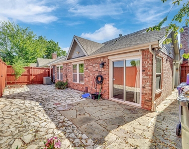 3021 Waterfront Circle - Photo Thumbnail 18