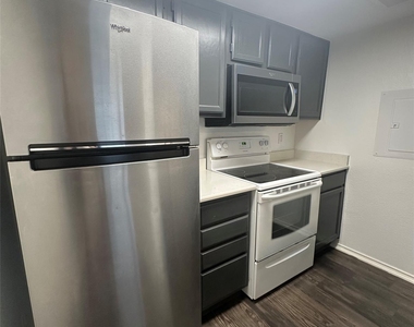 449 Harris Street - Photo Thumbnail 5
