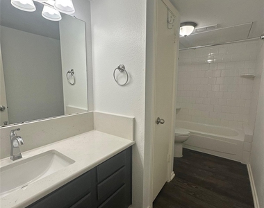 449 Harris Street - Photo Thumbnail 9
