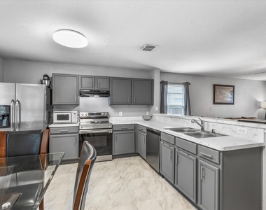 8610 Mountain Bluff - Photo Thumbnail 7