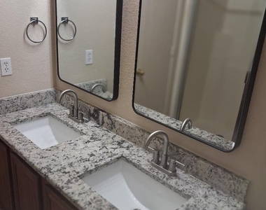 7310 Fossil Lake Drive - Photo Thumbnail 10