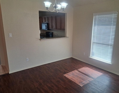 7310 Fossil Lake Drive - Photo Thumbnail 5