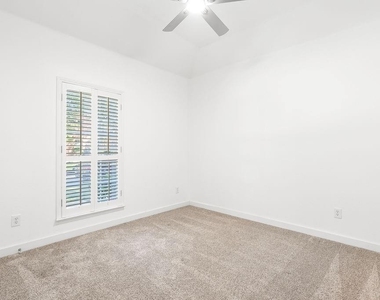 7577 Petersburgh Place - Photo Thumbnail 20