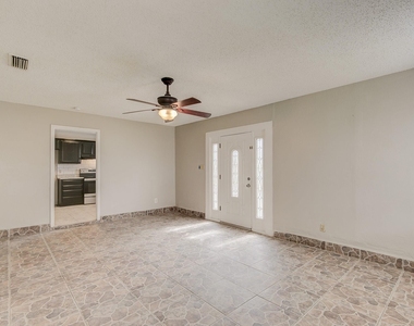 2422 Jewell Drive - Photo Thumbnail 6