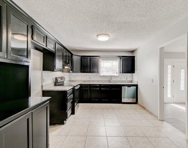2422 Jewell Drive - Photo Thumbnail 1