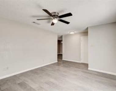 2422 Jewell Drive - Photo Thumbnail 10