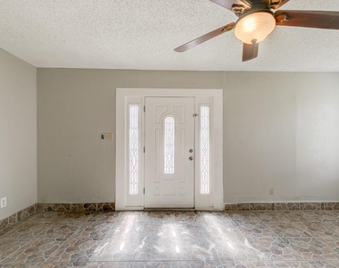 2422 Jewell Drive - Photo Thumbnail 7