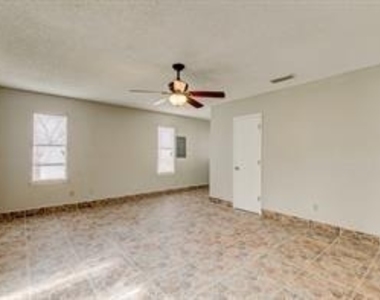 2422 Jewell Drive - Photo Thumbnail 17