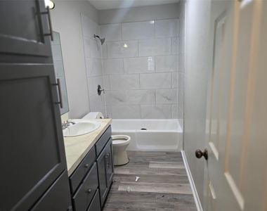 9010 Avalon - Photo Thumbnail 7