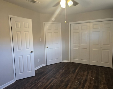 9010 Avalon - Photo Thumbnail 1
