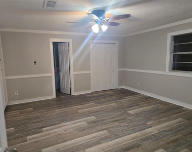 9010 Avalon - Photo Thumbnail 3