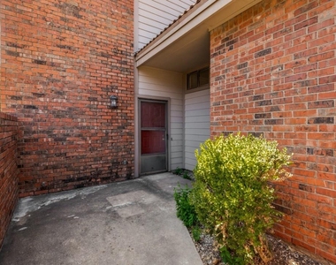 18240 Midway Road - Photo Thumbnail 2