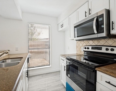 18240 Midway Road - Photo Thumbnail 7