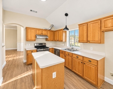4628 Mustang Drive - Photo Thumbnail 7