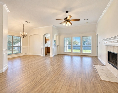 4628 Mustang Drive - Photo Thumbnail 5