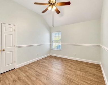4628 Mustang Drive - Photo Thumbnail 16
