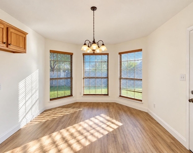 4628 Mustang Drive - Photo Thumbnail 11