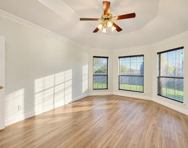 4628 Mustang Drive - Photo Thumbnail 13