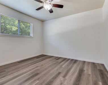 428 N Dallas Avenue - Photo Thumbnail 12