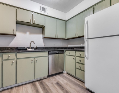 428 N Dallas Avenue - Photo Thumbnail 9
