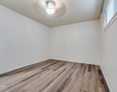 428 N Dallas Avenue - Photo Thumbnail 18