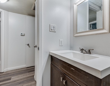 428 N Dallas Avenue - Photo Thumbnail 21