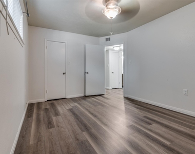 428 N Dallas Avenue - Photo Thumbnail 13