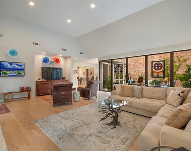 11804 Forest Lakes Lane - Photo Thumbnail 4