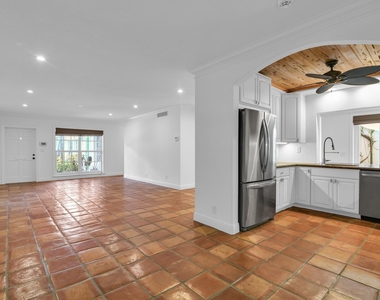 770 E Camino Real - Photo Thumbnail 4