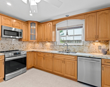 5611 Sw 97th Terrace - Photo Thumbnail 6