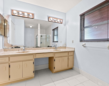 5611 Sw 97th Terrace - Photo Thumbnail 16
