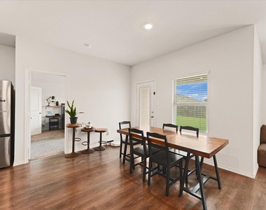 1403 Thunder Canyon Way - Photo Thumbnail 21
