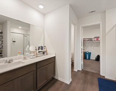 1403 Thunder Canyon Way - Photo Thumbnail 13