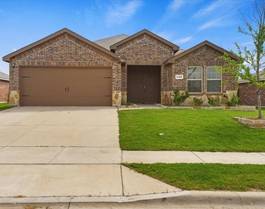 1403 Thunder Canyon Way - Photo Thumbnail 2