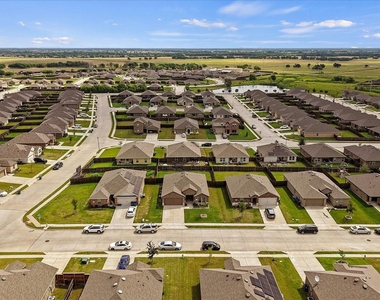 1403 Thunder Canyon Way - Photo Thumbnail 29