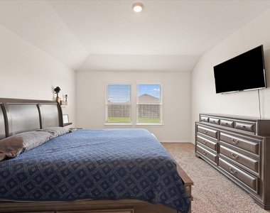 1403 Thunder Canyon Way - Photo Thumbnail 11