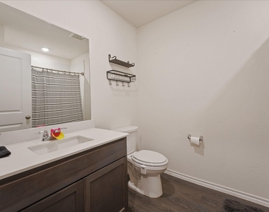 1403 Thunder Canyon Way - Photo Thumbnail 7