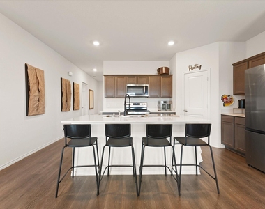 1403 Thunder Canyon Way - Photo Thumbnail 22