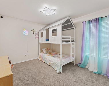 1403 Thunder Canyon Way - Photo Thumbnail 8