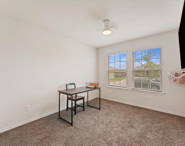 1403 Thunder Canyon Way - Photo Thumbnail 5
