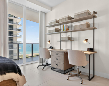3100 N Ocean Drive - Photo Thumbnail 16