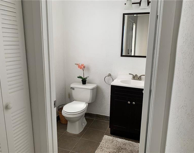 5200 Nw 31st Avenue - Photo Thumbnail 17
