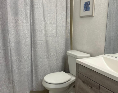 5200 Nw 31st Avenue - Photo Thumbnail 12