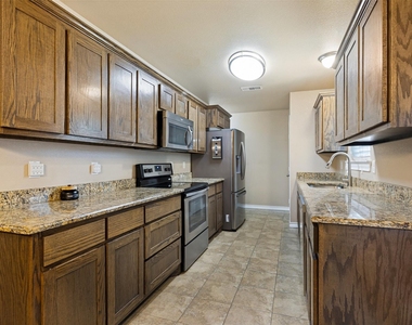 625 Park Center Boulevard - Photo Thumbnail 13