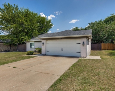 625 Park Center Boulevard - Photo Thumbnail 1