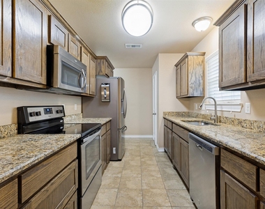 625 Park Center Boulevard - Photo Thumbnail 11