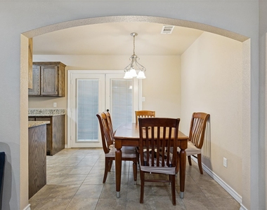 625 Park Center Boulevard - Photo Thumbnail 14