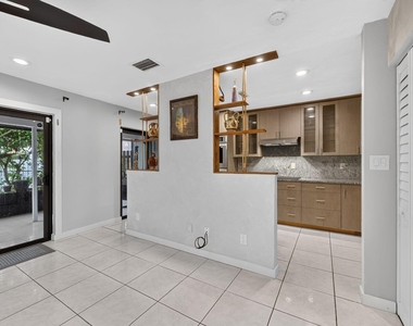 10377 Nw 3rd Street - Photo Thumbnail 5