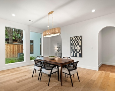 8730 Rexford Drive - Photo Thumbnail 13